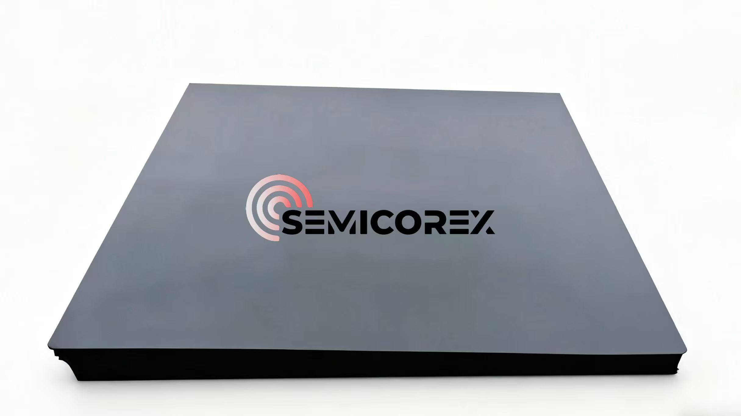 Kokios yra juodojo aliuminio oksido keramikos savybės