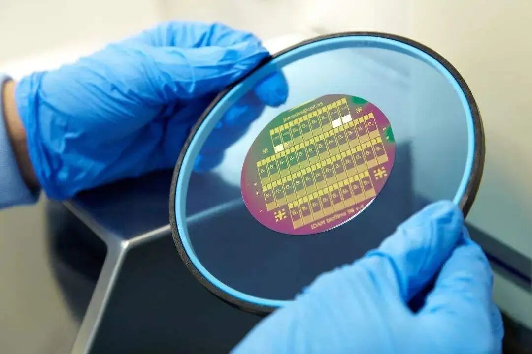 Kas yra plokštelių klijavimo technologija?