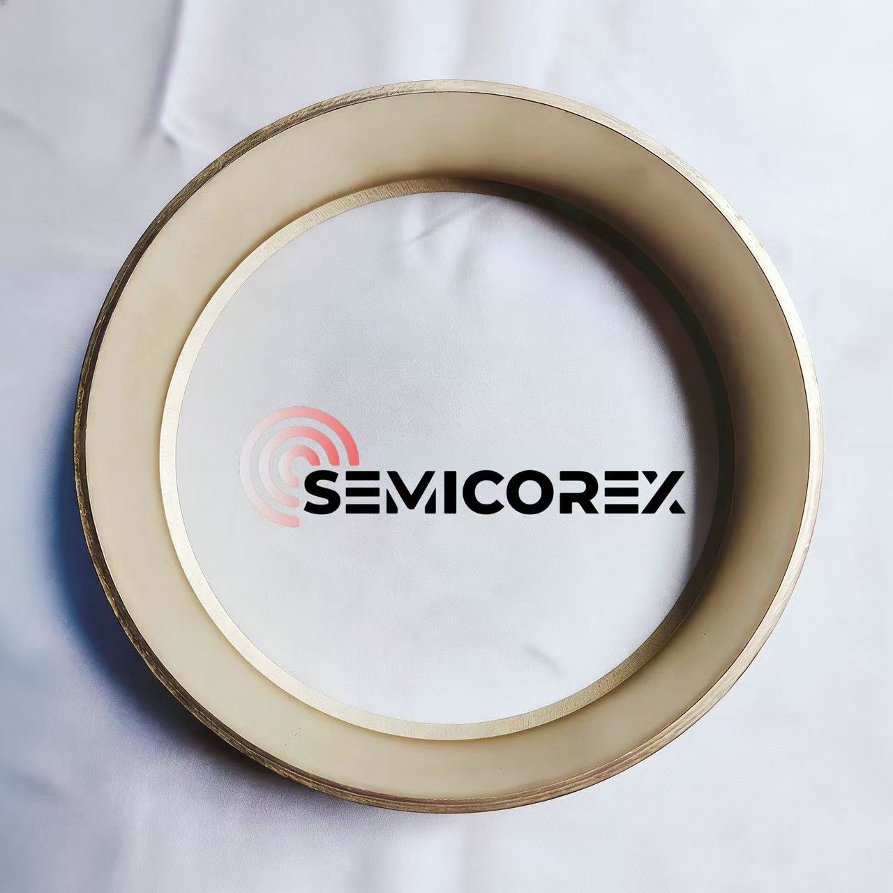 Tantalo karbidu padengti kreipiamieji žiedai